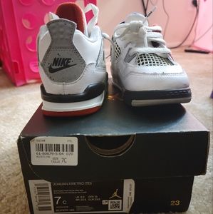 Jordan 4 Retro